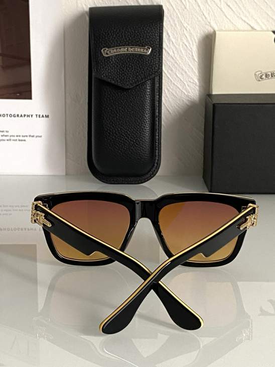 Picture of Chrome Hearts Sunglasses _SKUfw73376697fw
